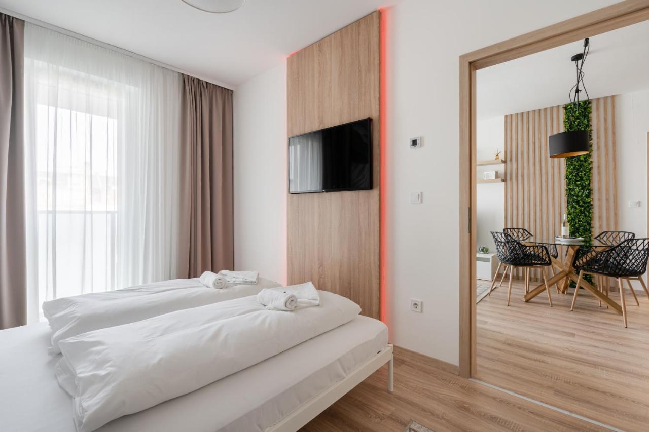 WestSide River Apartment Boedapest Buitenkant foto
