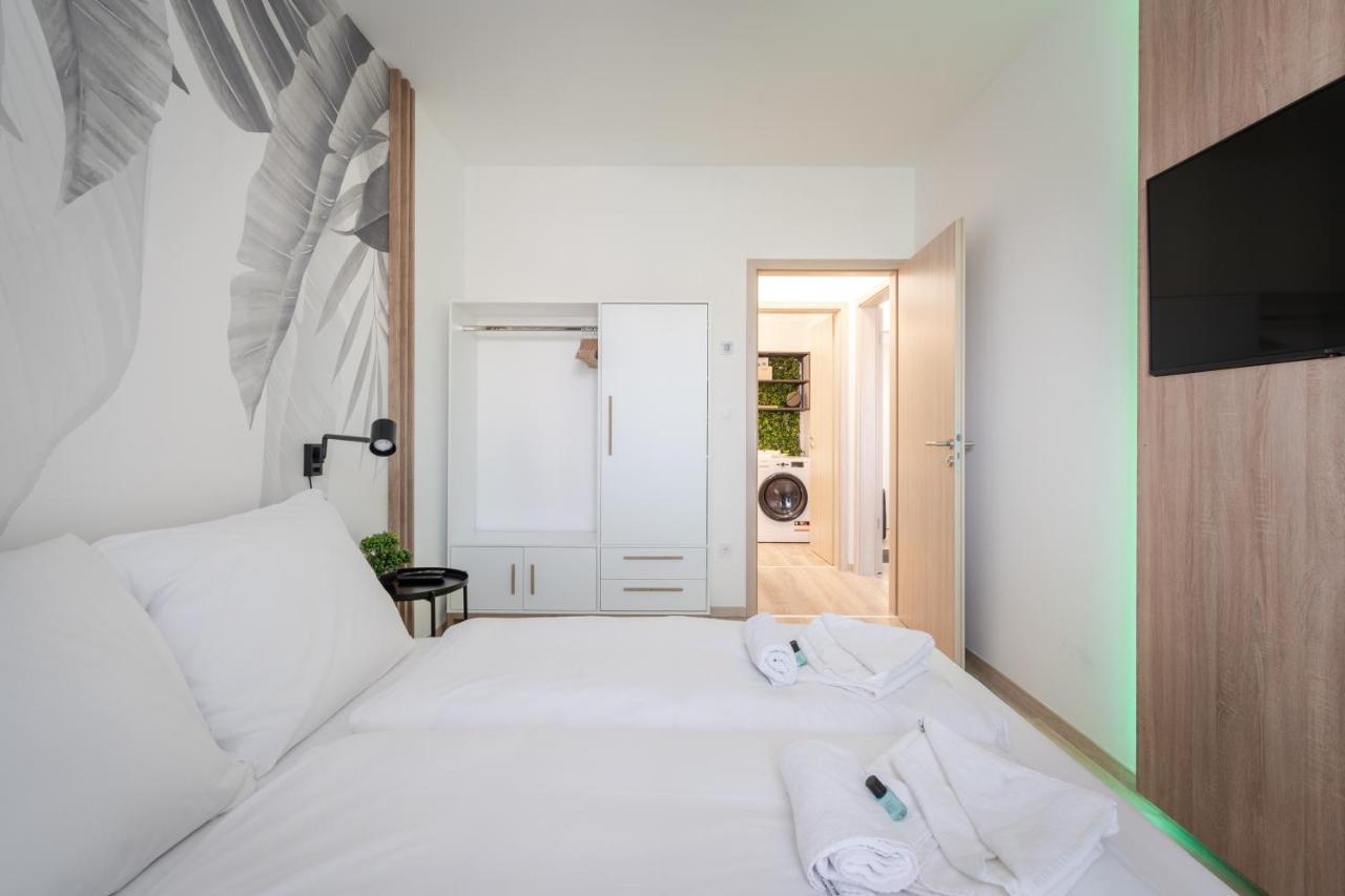 WestSide River Apartment Boedapest Buitenkant foto