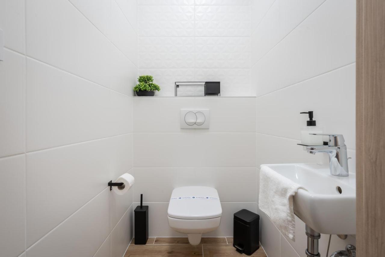 WestSide River Apartment Boedapest Buitenkant foto